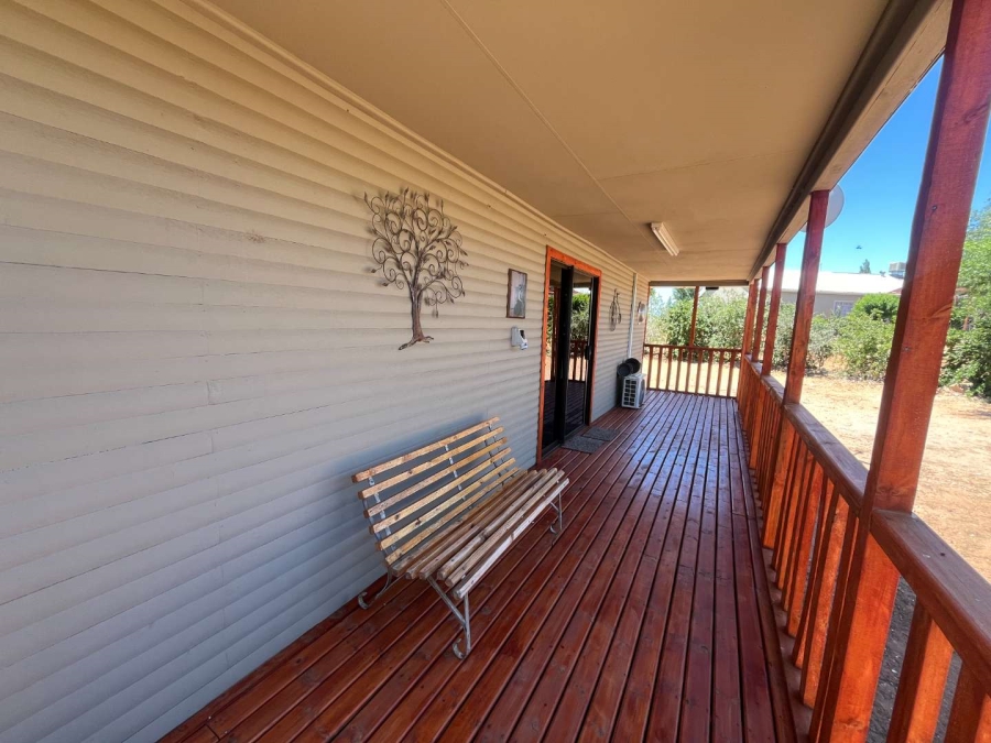 3 Bedroom Property for Sale in Olyfvenhoudtsdrift Northern Cape